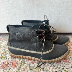 Sorel Women's N About Leather Rain Snow Boot (Black, Size 6.5)